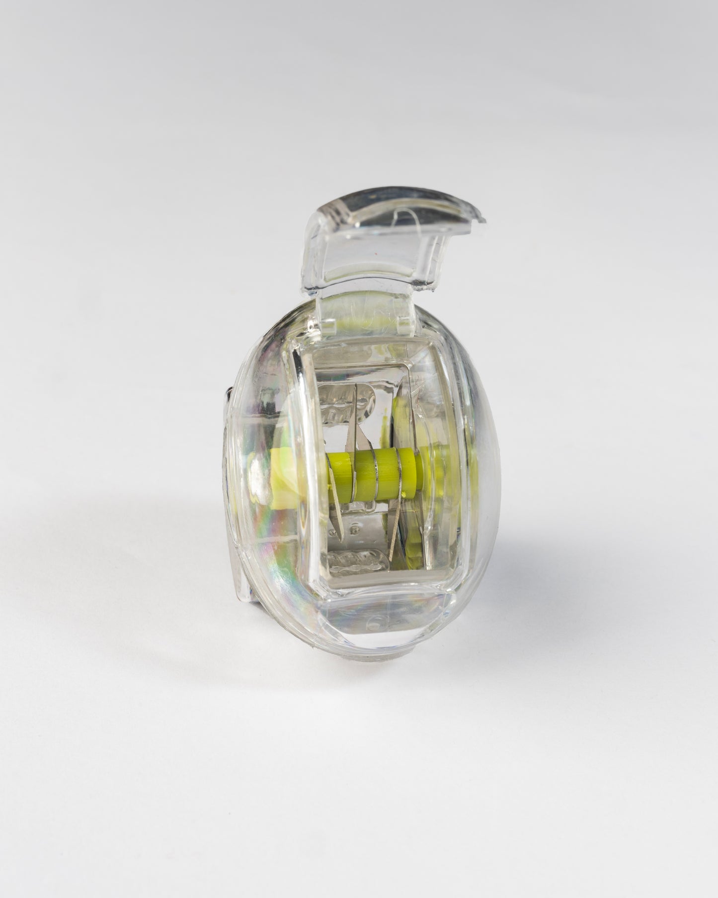 Manual garlic chopper