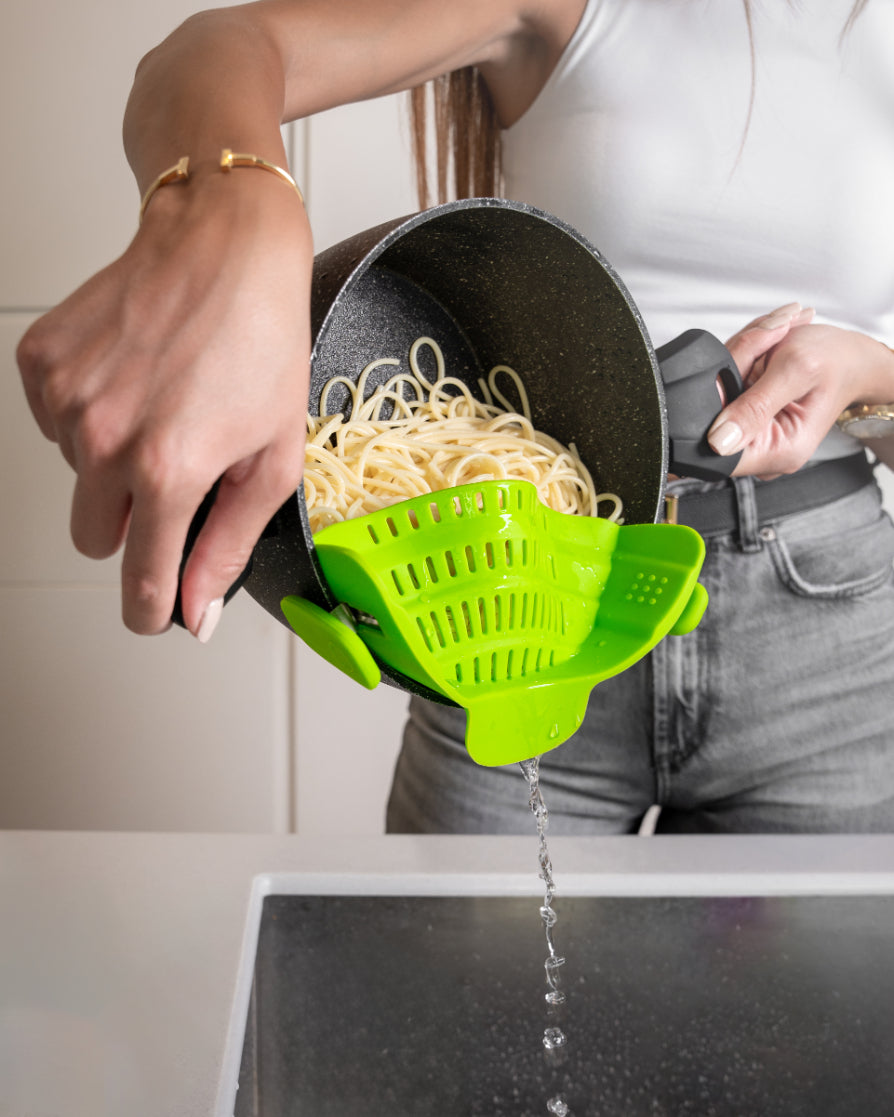 Silicone strainer for all pots