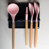 Silicone spoon rest with drip pad